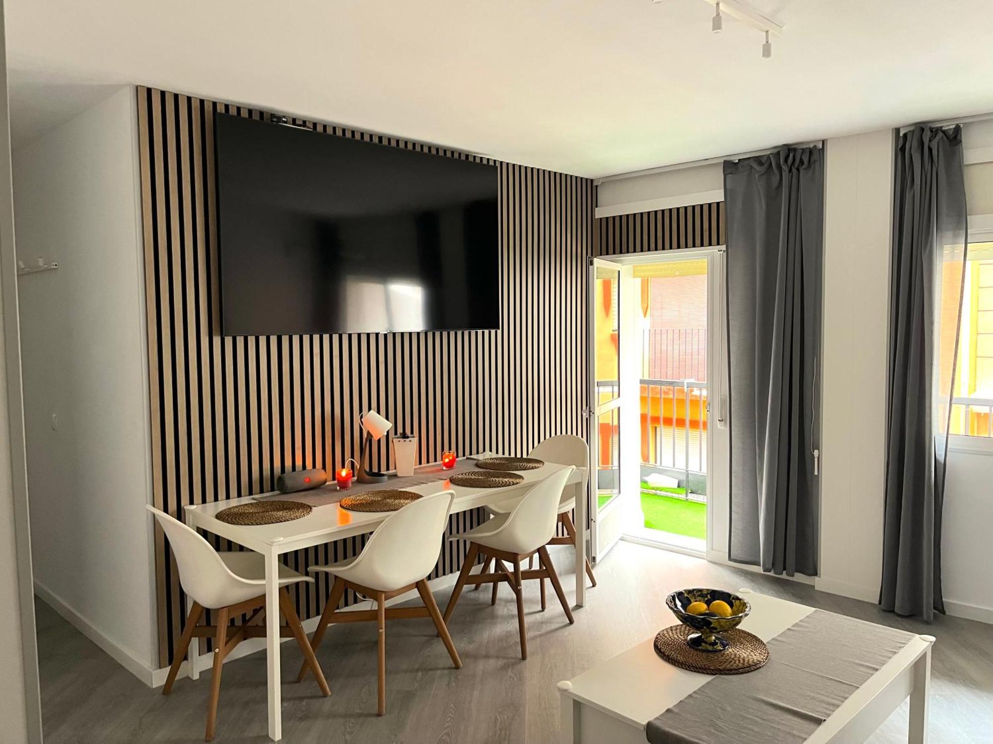 Small Home Фуэнхирола Экстерьер фото